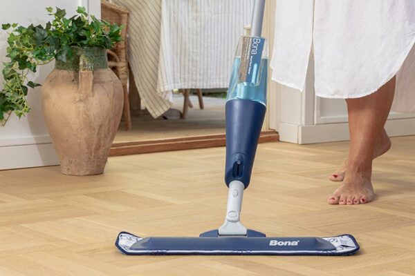 KIT DE LIMPIEZA DE PISOS CON MOPA Y SPRAY BONA DE 850 ml - Imagen 3